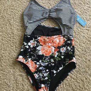 Cupshe Womens One Piece Swimsuit
